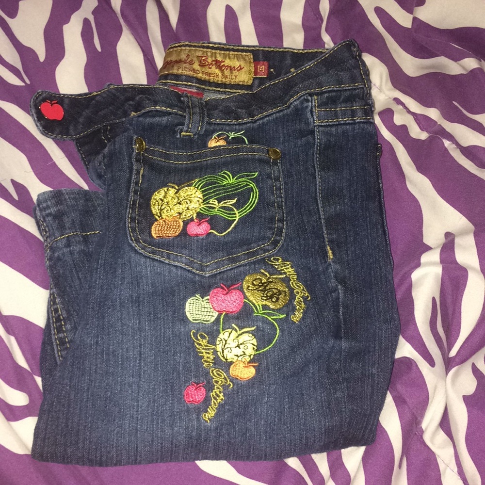 apple bottoms knee high shorts